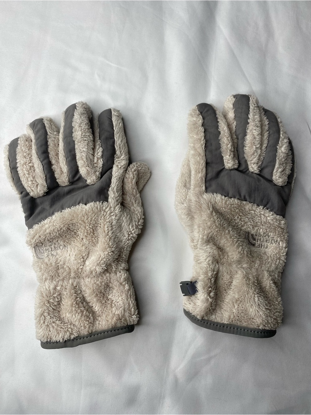 The North Face Fuzzy Fleece Winter Gloves Warm Clip Together Brown Tan